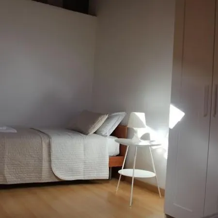 Appartamento Dachgeschosswohnung Am Fuer 6 Personen By Interhome Domaso