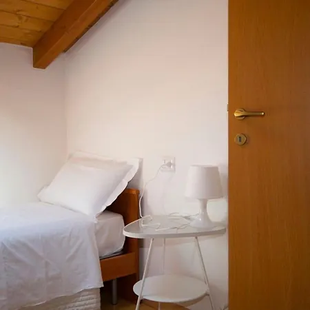 Appartamento Dachgeschosswohnung Am Fuer 6 Personen By Interhome *