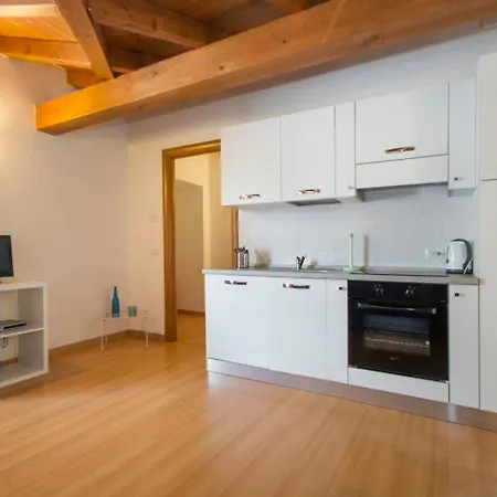 Appartamento Dachgeschosswohnung Am Fuer 6 Personen By Interhome Domaso