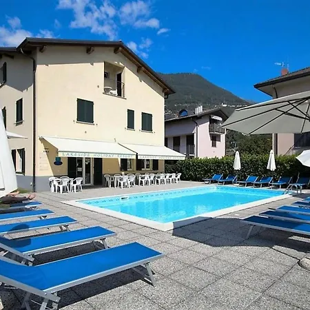 Apartment Dachgeschosswohnung Am Fuer 6 Personen By Interhome Domaso