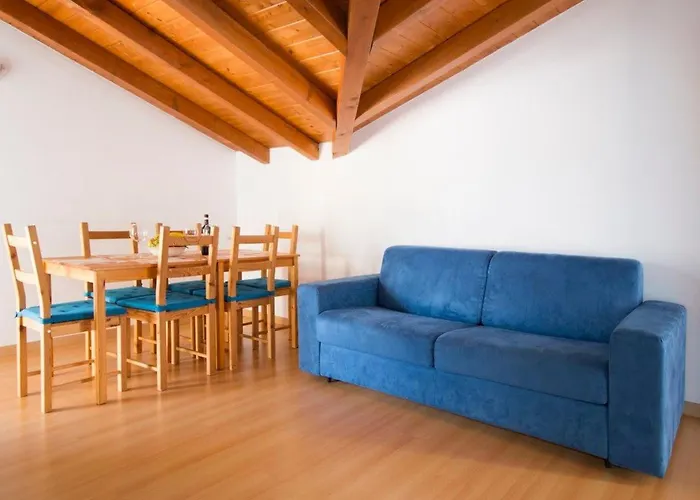 Dachgeschosswohnung Am Fuer 6 Personen By Interhome Daire