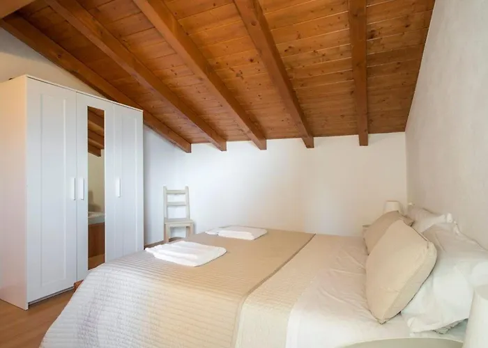 Daire Dachgeschosswohnung Am Fuer 6 Personen By Interhome *