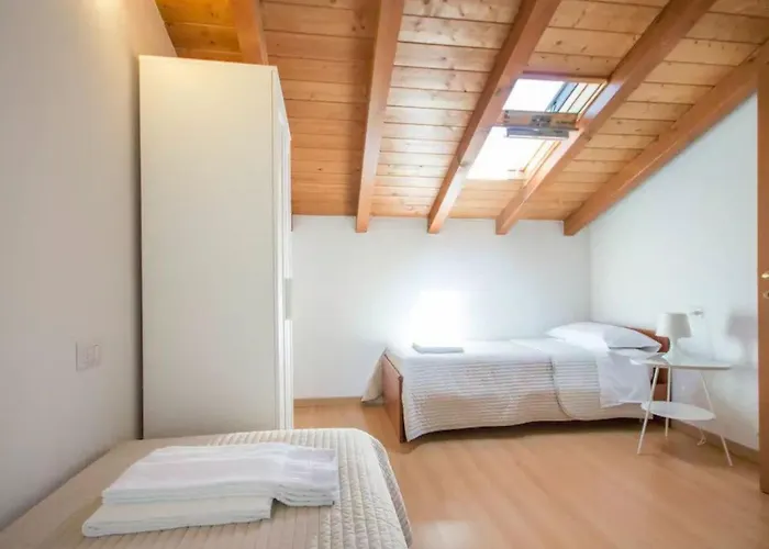 Dachgeschosswohnung Am Fuer 6 Personen By Interhome Domaso