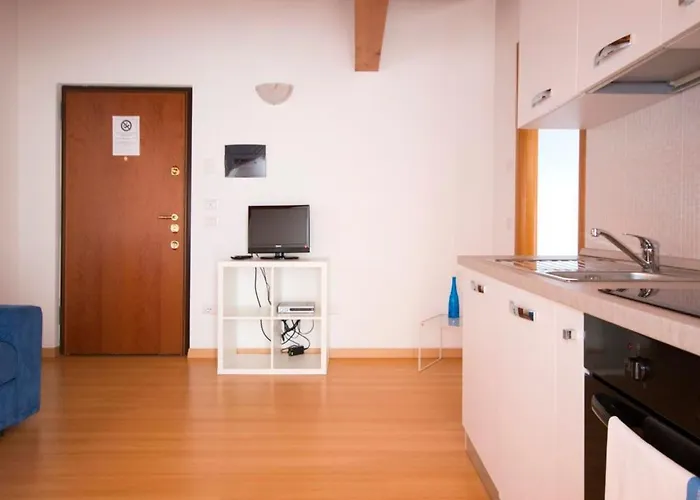 Daire Dachgeschosswohnung Am Fuer 6 Personen By Interhome Domaso