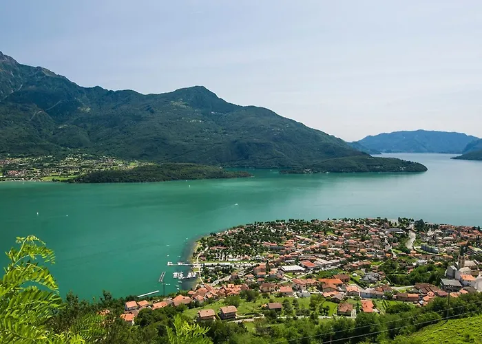 Daire Dachgeschosswohnung Am Fuer 6 Personen By Interhome Domaso