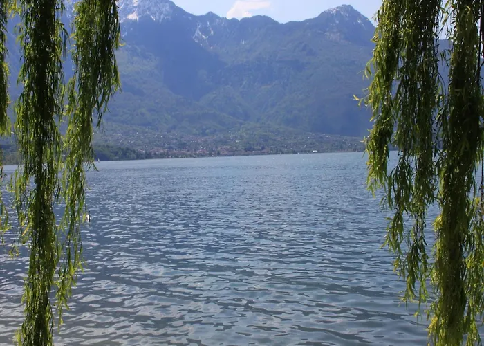 Dachgeschosswohnung Am Fuer 6 Personen By Interhome Domaso