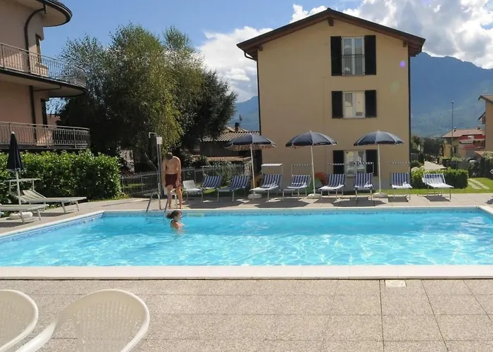 Dachgeschosswohnung Am Fuer 6 Personen By Interhome * Domaso