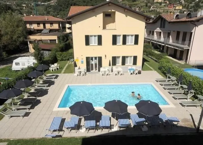 Daire Dachgeschosswohnung Am Fuer 6 Personen By Interhome Domaso