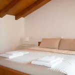 Apartamento Dachgeschosswohnung Am Fuer 6 Personen By Interhome