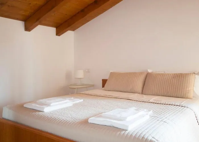 Daire Dachgeschosswohnung Am Fuer 6 Personen By Interhome